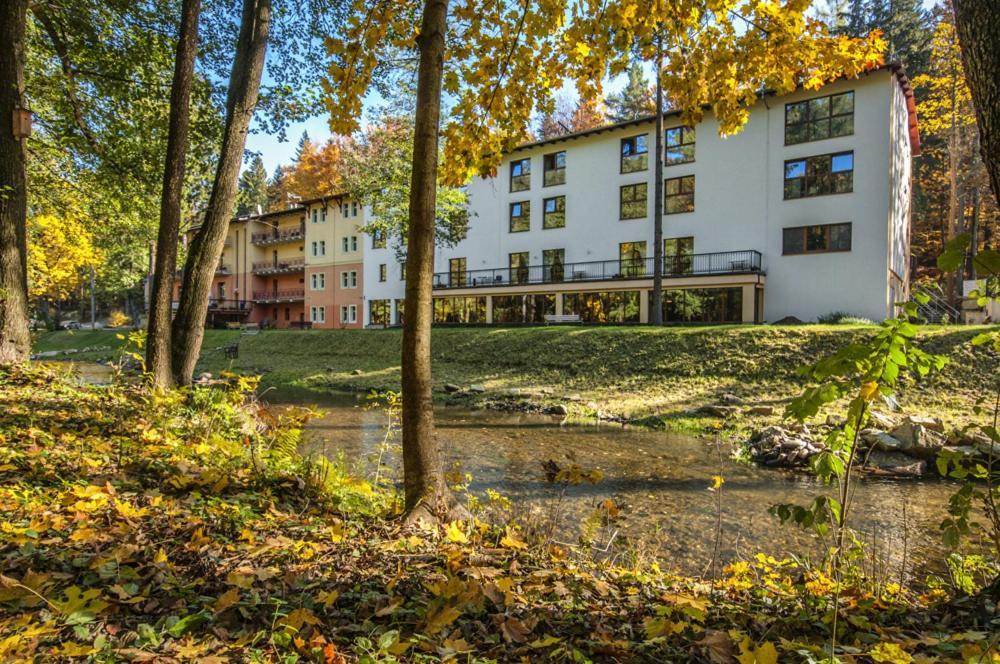 Hotel Mir-Jan Spa Ladek-Zdroj Exterior photo
